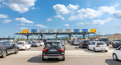Traffico del weekend 7-8 giugno: strade italiane sotto pressione tra partenze, bel tempo e fine della scuola